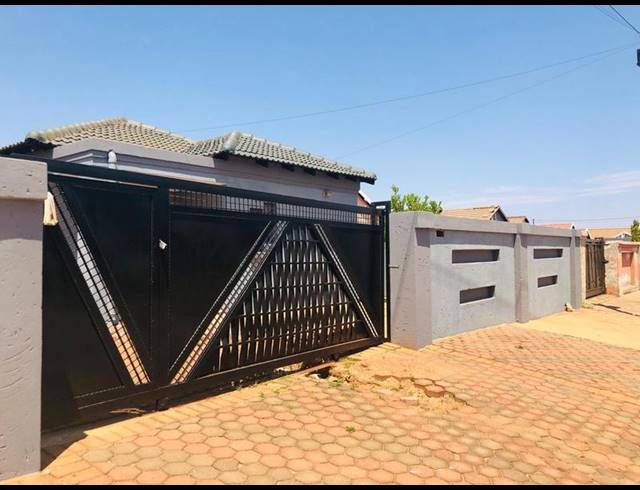 3 BEDROOM PROPERTY TO RENT IN PROTEA GLEN